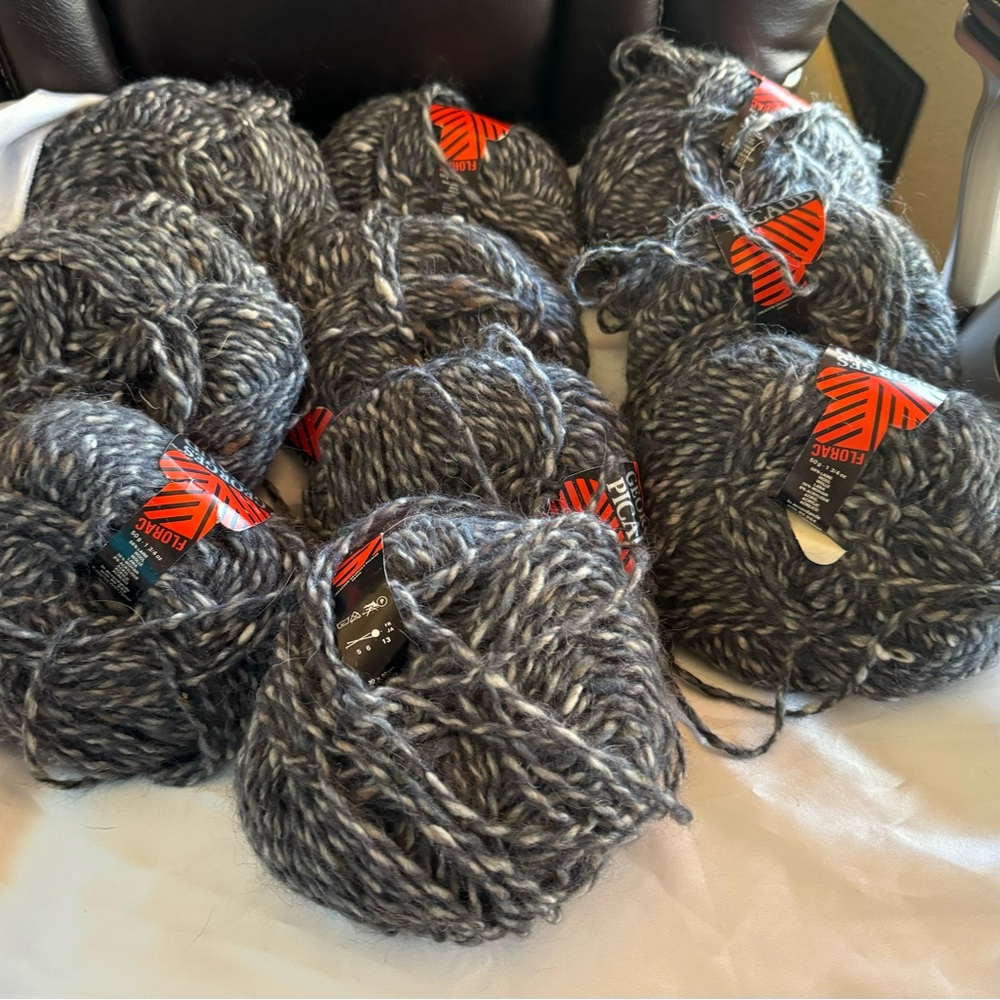 Georges Picaud Gray and Black Yarn Bundle